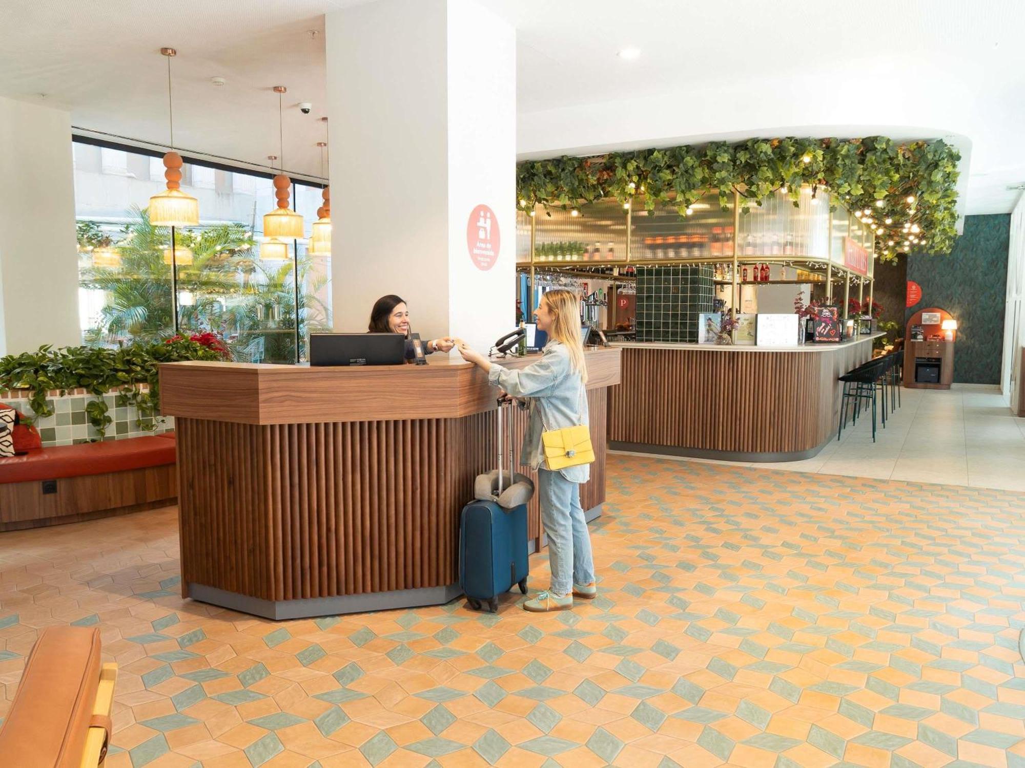 Ibis Styles Sevilla City Santa Justa Exterior photo