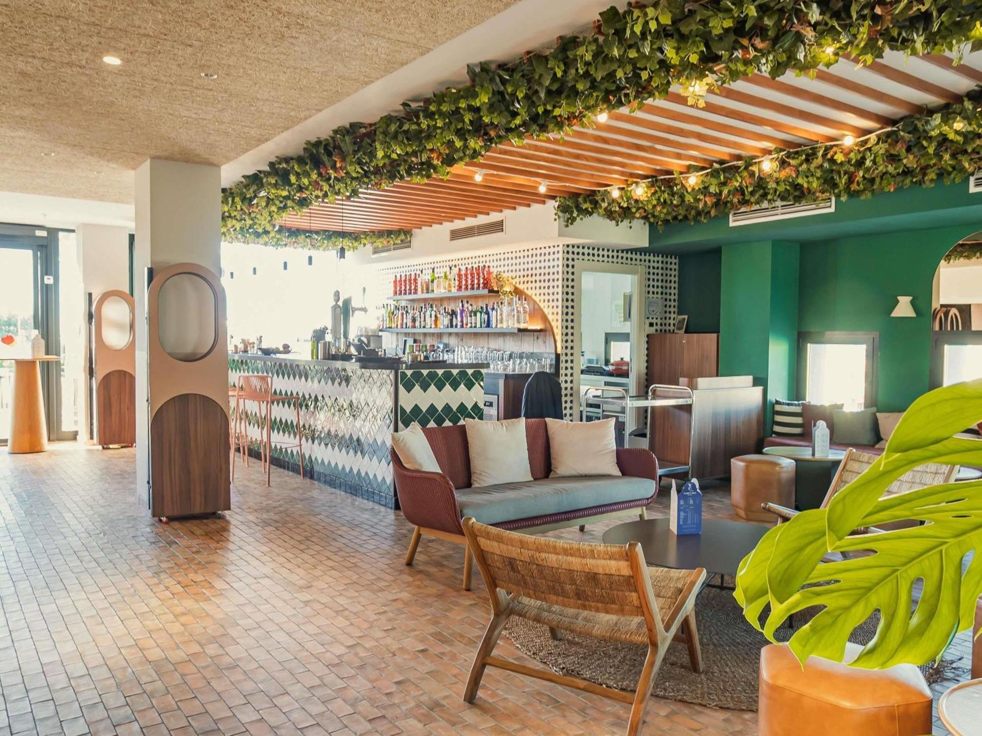 Ibis Styles Sevilla City Santa Justa Exterior photo