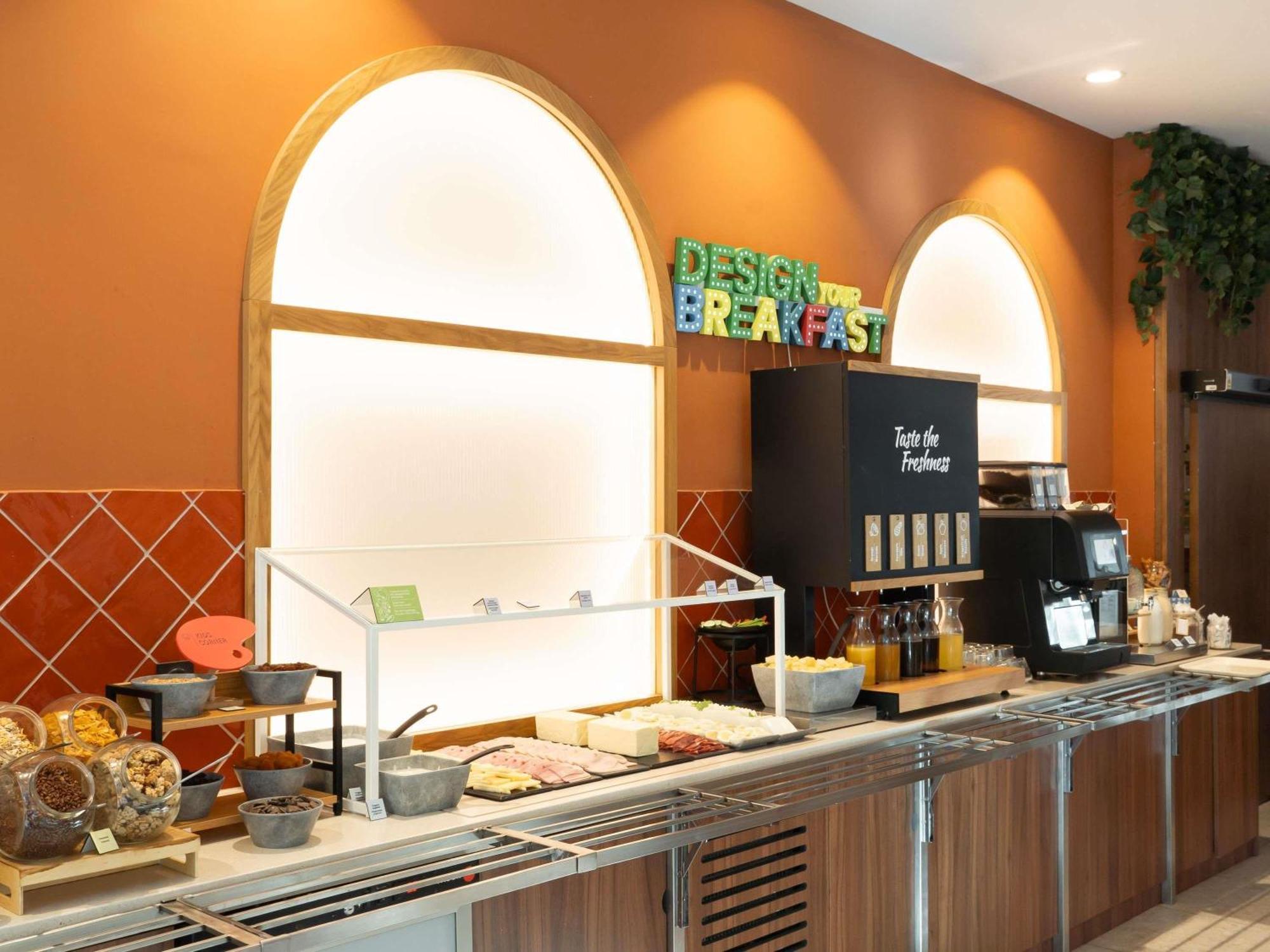 Ibis Styles Sevilla City Santa Justa Exterior photo