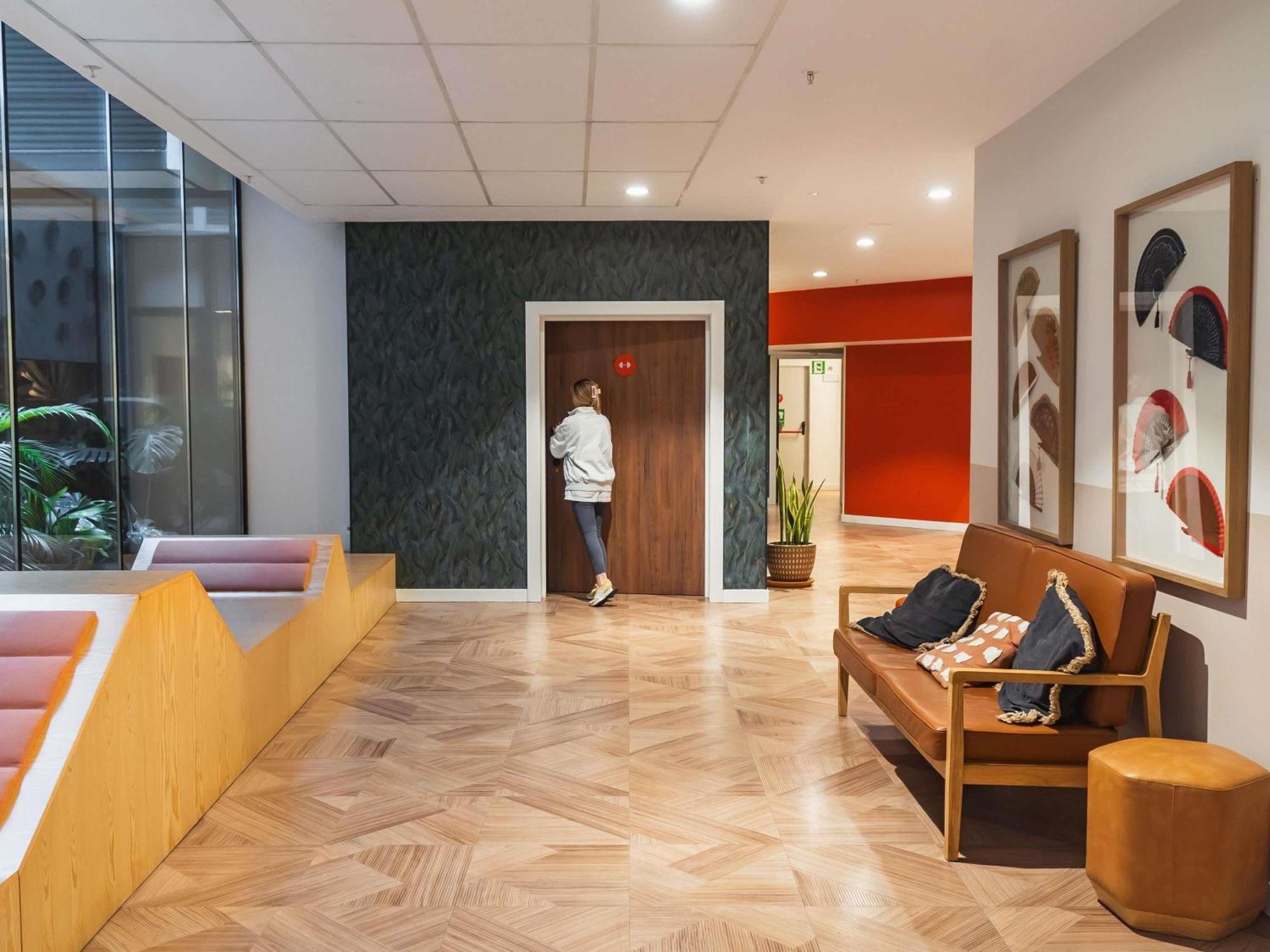 Ibis Styles Sevilla City Santa Justa Exterior photo
