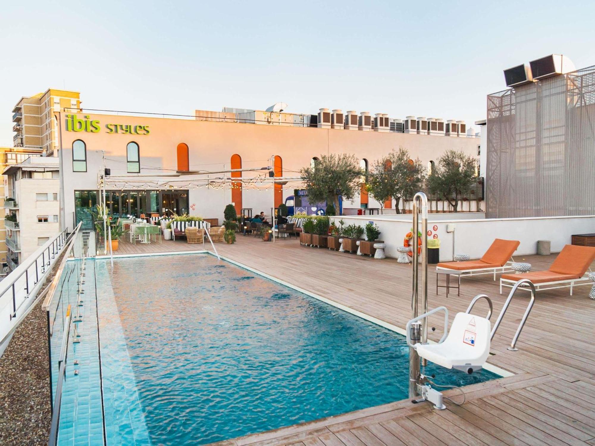 Ibis Styles Sevilla City Santa Justa Exterior photo